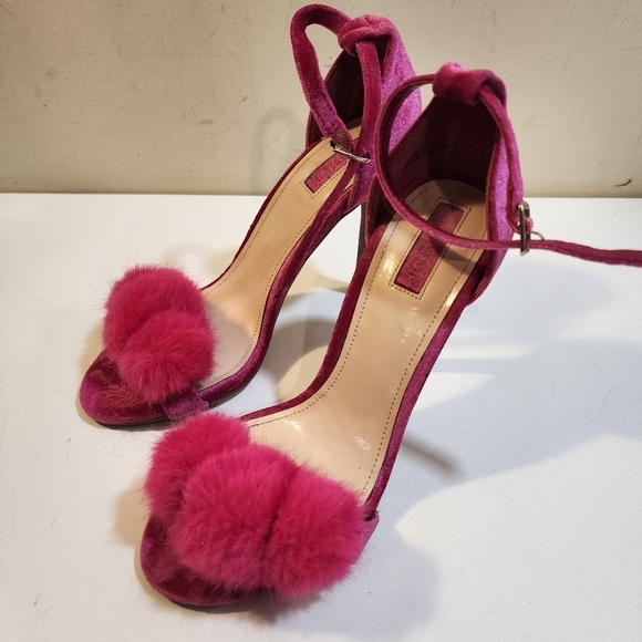 FOREVER 21 Faux Fur Pink Velvet Strappy Heels Pom Pom size 7 - Picture 2 of 13